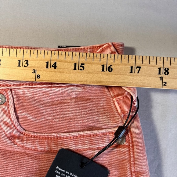 True Religion Maisie High Rise Shorts in Lobster Bisque color Size 32 NWT - Picture 3 of 10